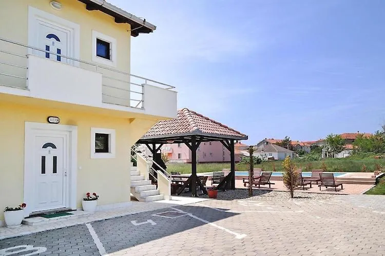 Holiday Home In Privlaka With Pool, Cleaning Included