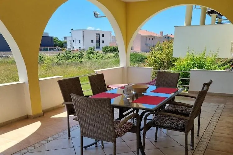 Holiday Home In Privlaka With Pool, Cleaning Included  بريفلاكا
